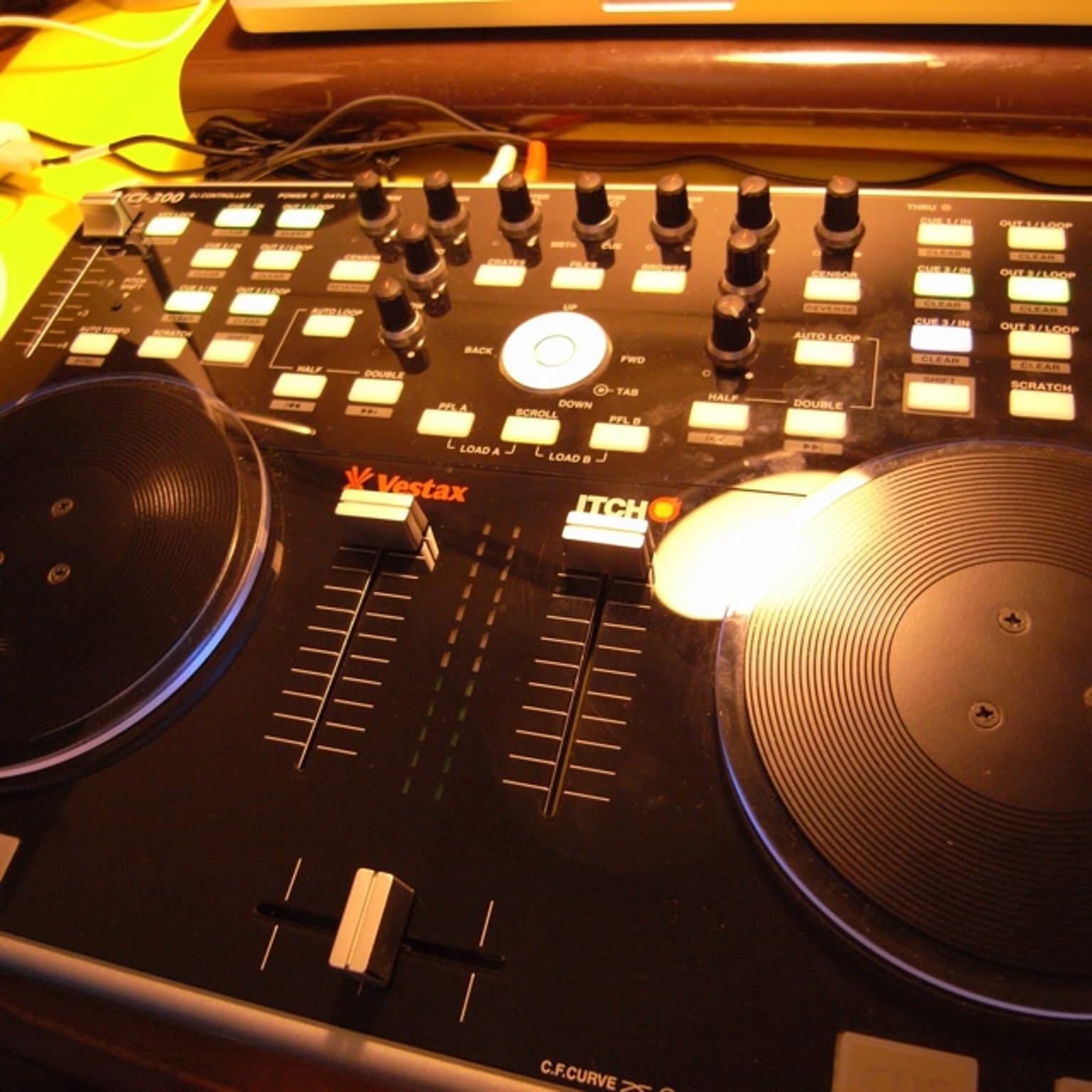 DJ BOOTHフォトコンテスト！VESTAX presents 「DJ BOOTH EYE
