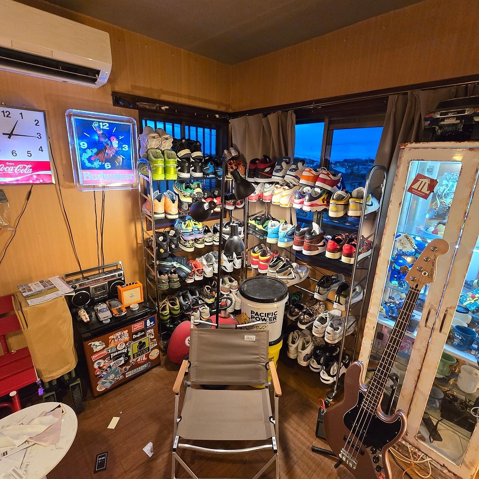 スニーカー 趣味部屋のおしゃれなアレンジ・飾り方のインテリア実例