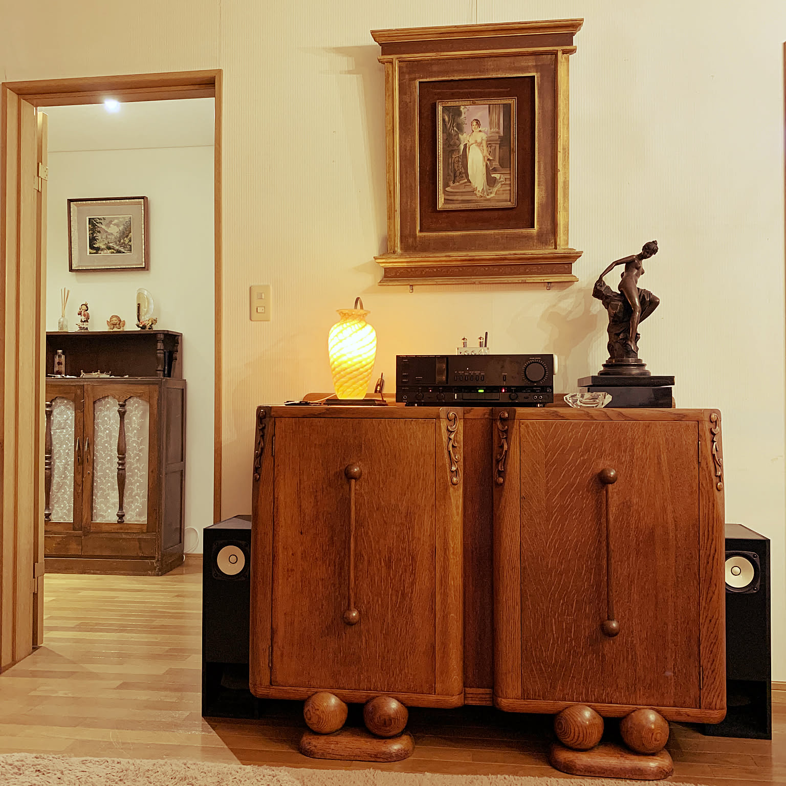 彫刻 ブロンズ像のおしゃれなアレンジ・飾り方のインテリア実例