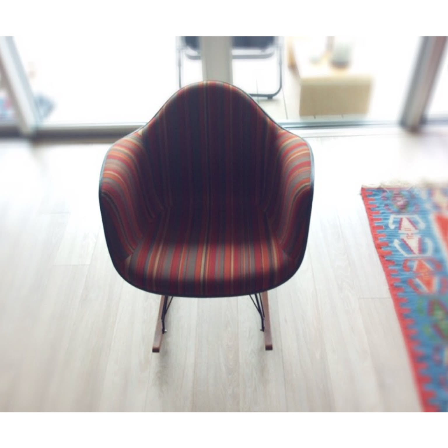 ミッドセンチュリー イームズロッキングチェアのおすすめ商品と