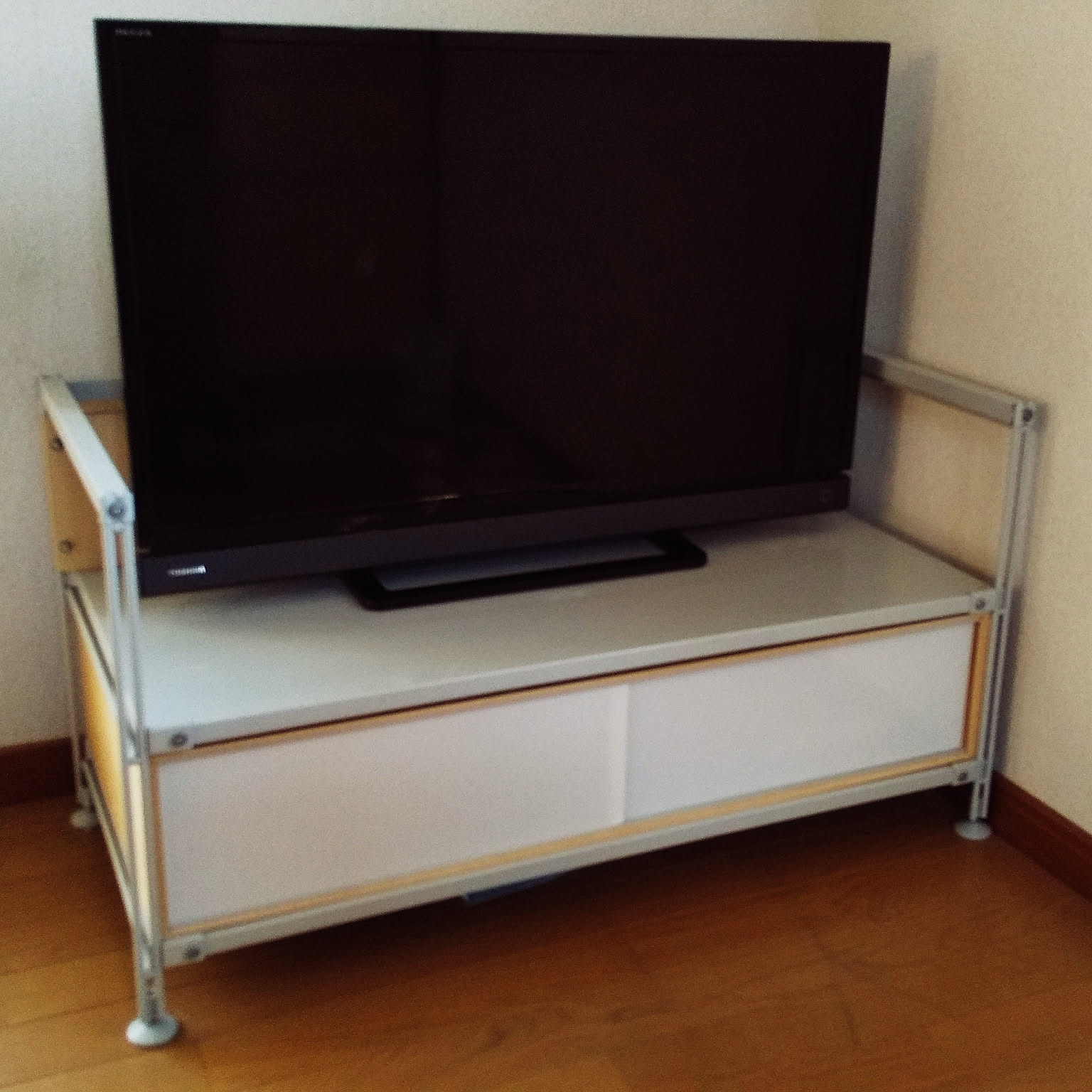 引き取り限定　液晶テレビ+DVDプレイヤー+無印良品テレビ台 引き取り限定 液晶テレビ+DVDプレイヤー+無印良品テレビ台