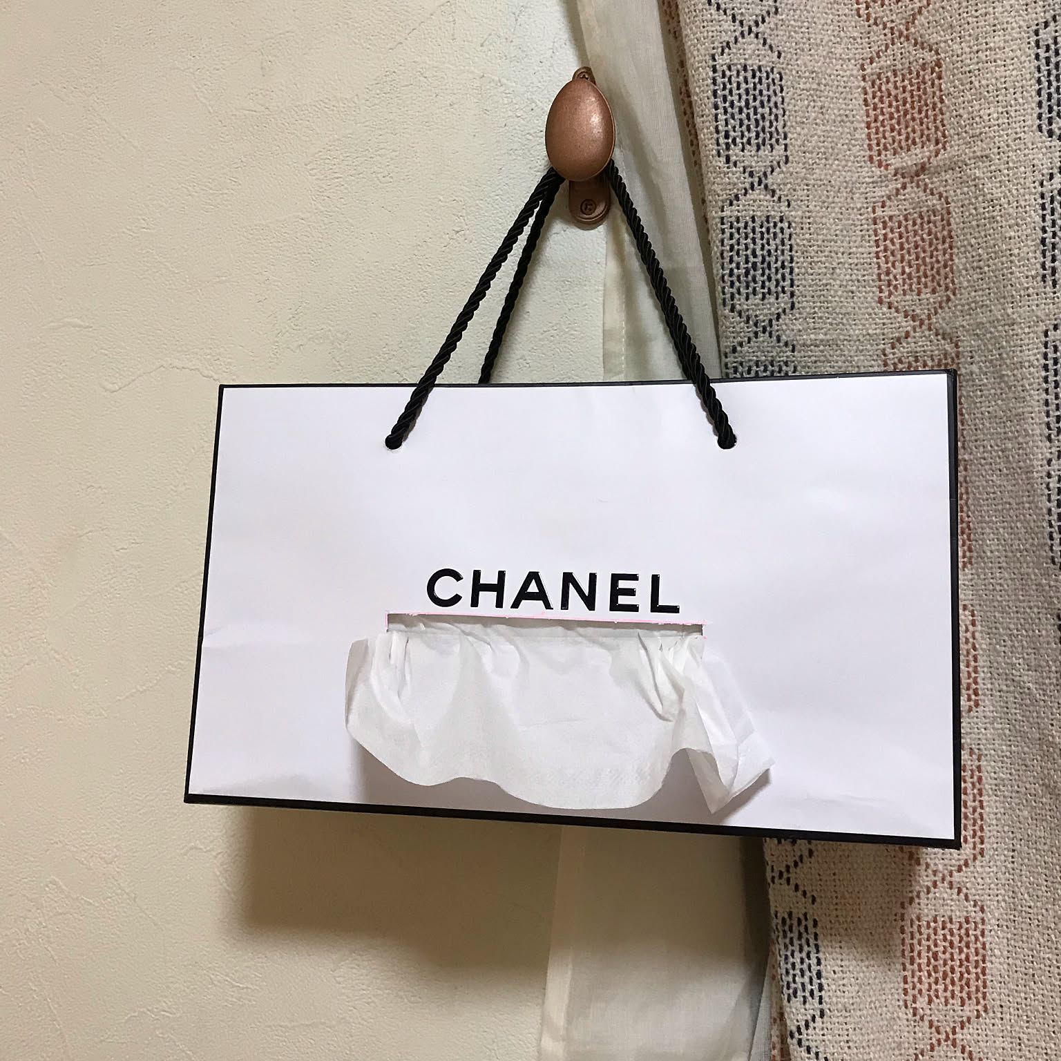 紙袋リメイク/CHANEL/ティッシュケース/寝室/ベッド周りのインテリア