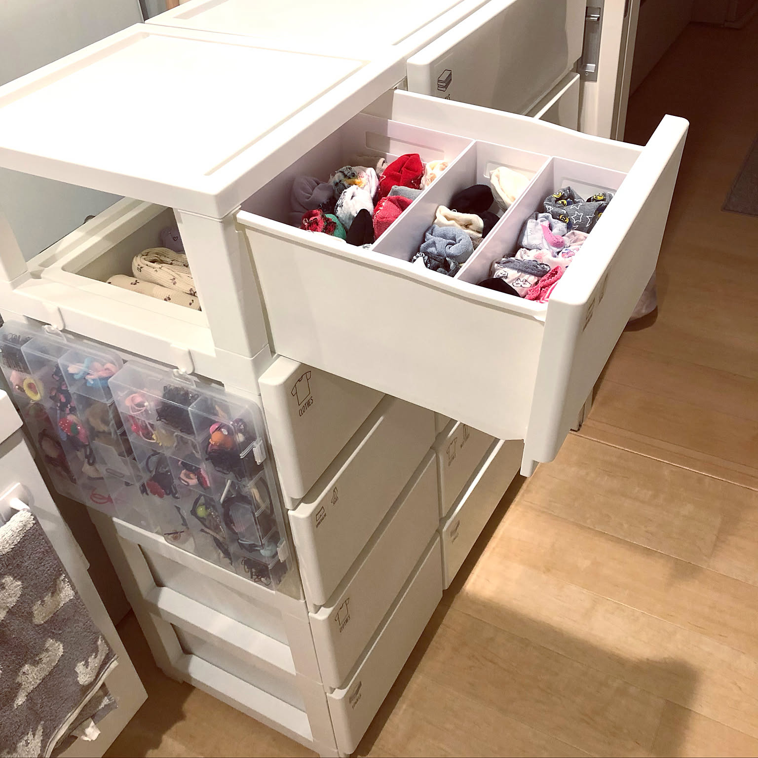 楽天市場】チェスト収納 タンス 棚付き 箪笥 リビング収納