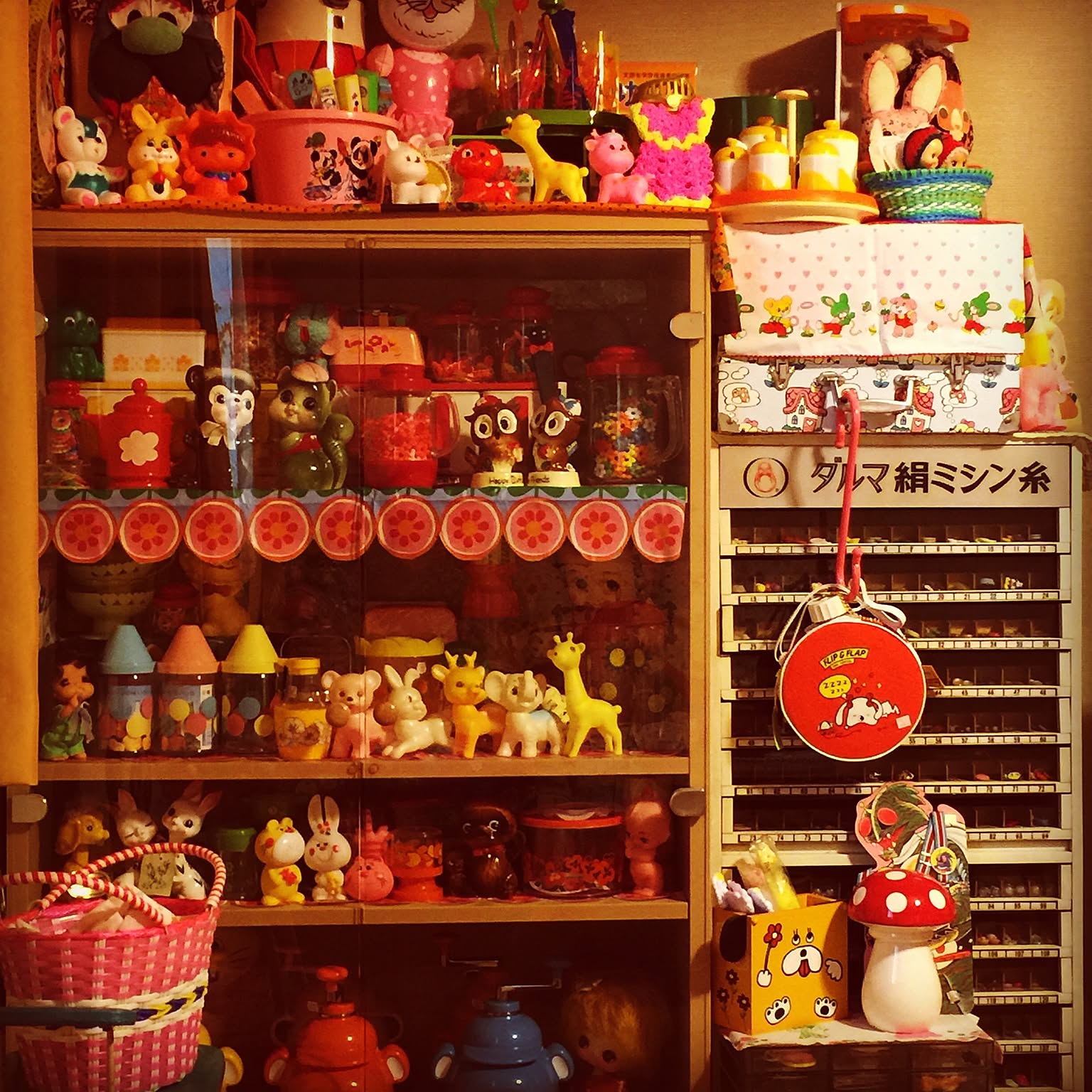 【希少・昭和レトロ】エムケー精工 ROOM RACK ルームラック 当時物 赤 部屋全体/レトロ/昭和レトロ部/関西レトロ会/レトロ部屋などの