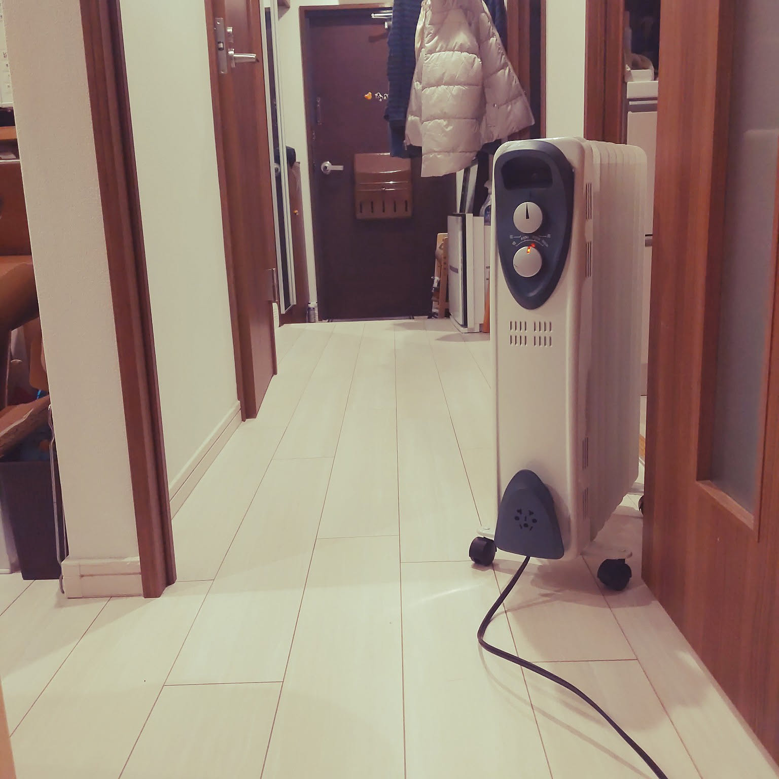 わが家の暖房器具・ストーブ/オイルヒーター/デロンギ/廊下に