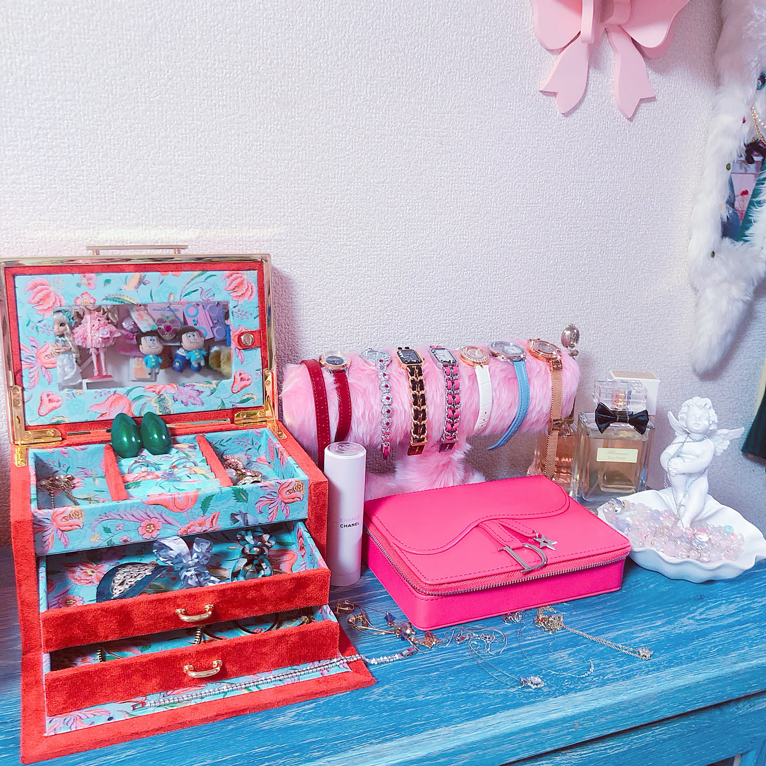 中国美術 シノワズリ様式 花模様 キャビネット 8段チェスト 李朝 緑 中国美術 シノワズリ様式 花模様 キャビネット 8段チェスト 李朝