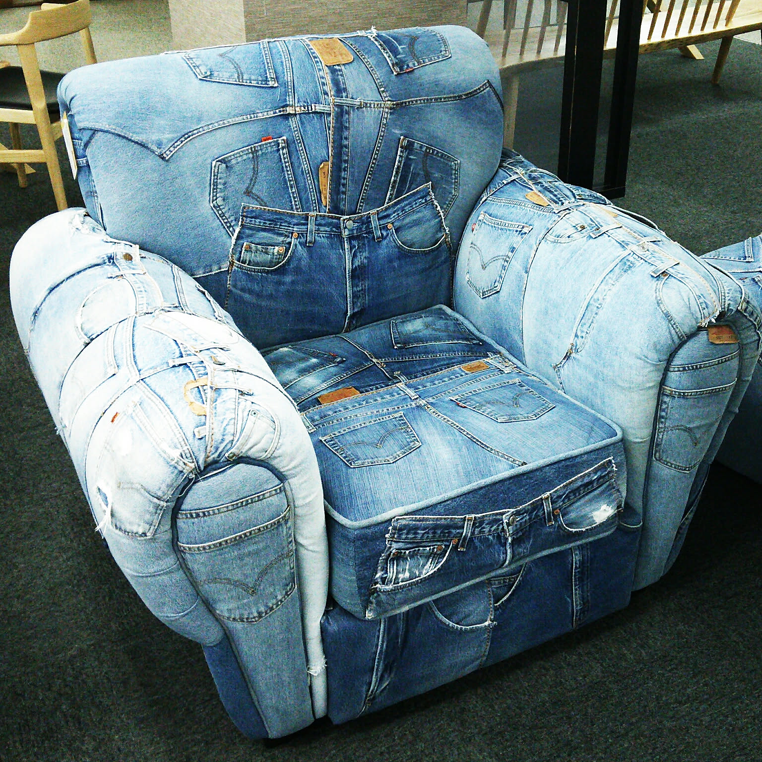 ドクターロマネリ　Levi's　リメイク　デニムソファ　ヴィンテージ素材　古着 本日は 