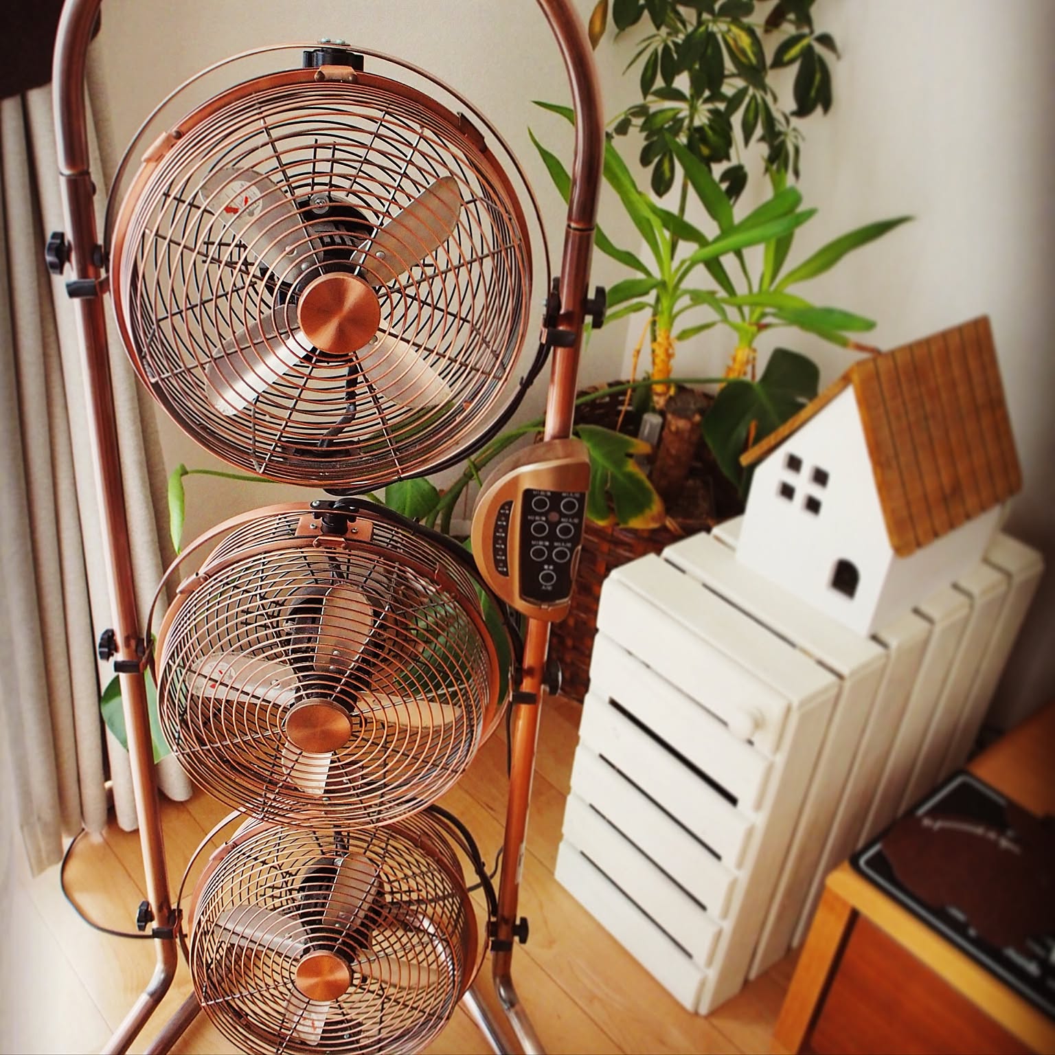 ドウシシャ 3連タワー メタル扇風機 ブロンズ DOSHISHA HBM-166-BM