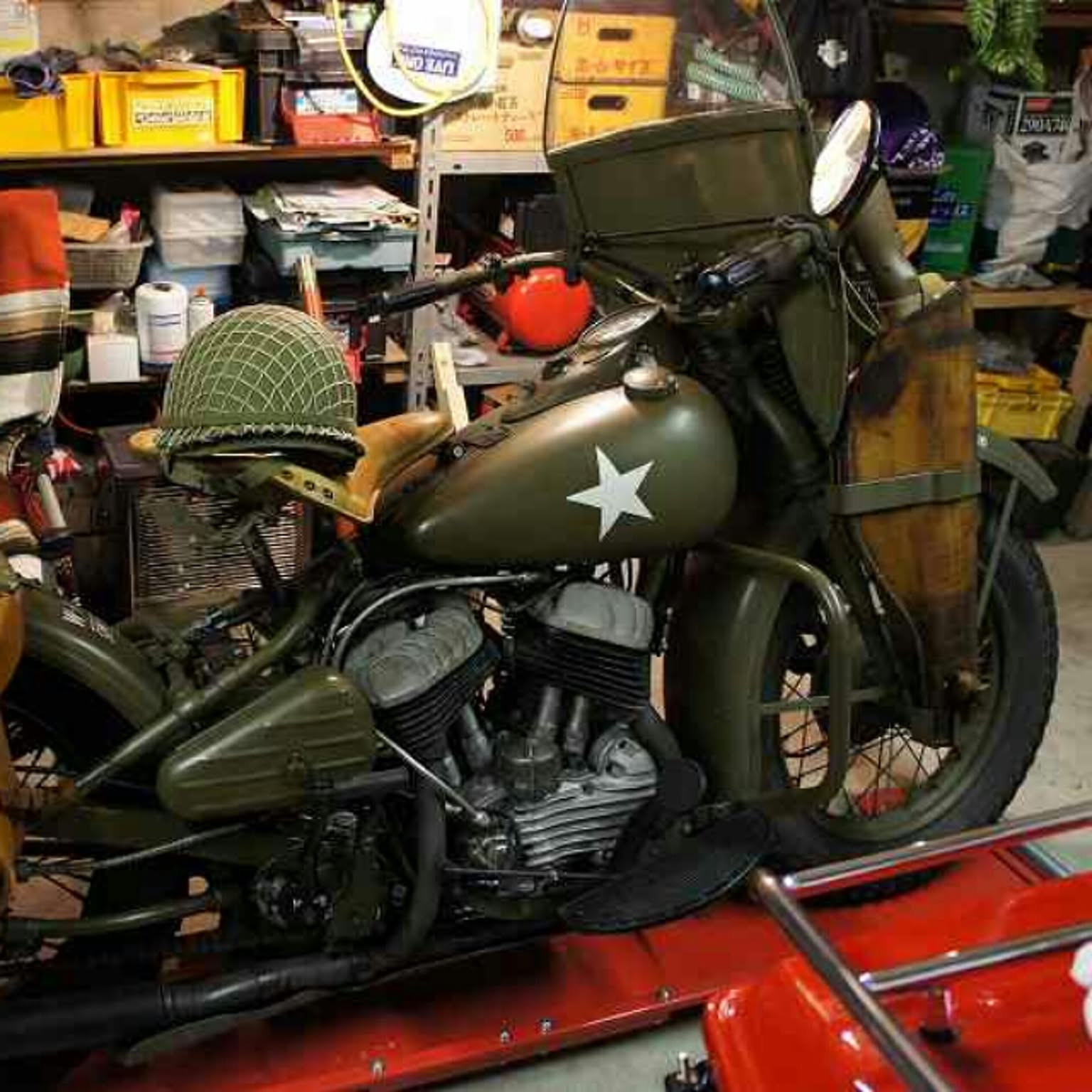 バイクガレージ ハーレーダビッドソンのおしゃれなインテリア