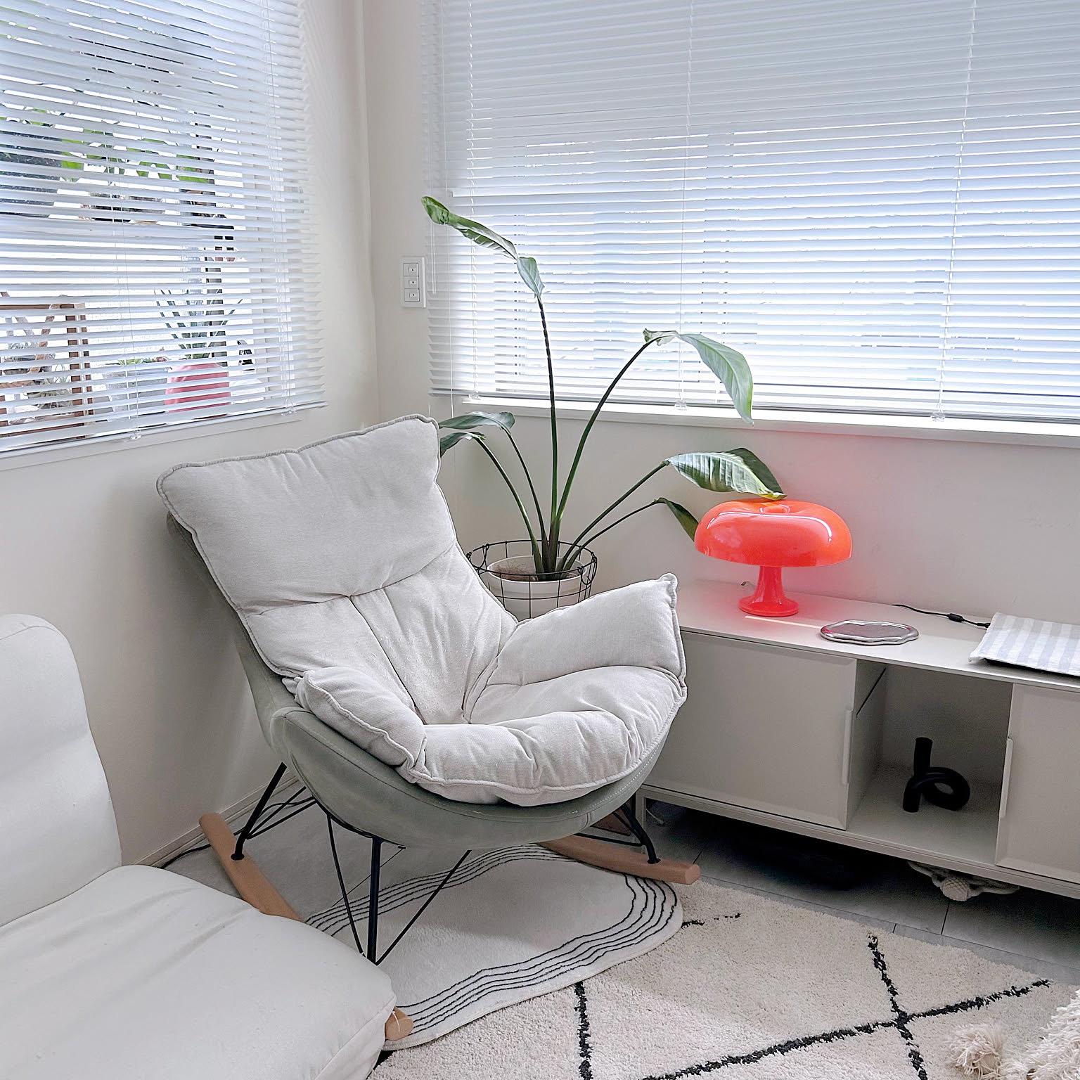 IKEAロッキングチェアのおすすめ商品とおしゃれな実例 ｜ RoomClip