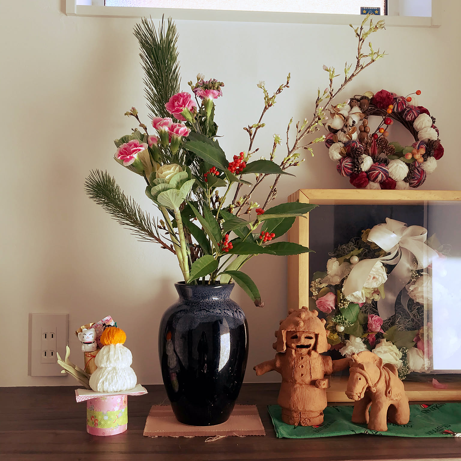 〔59〕毛糸玉リース お正月飾り ひなまつり (パープル・辰年) 59〕毛糸玉リース お正月飾り ひなまつり (パープル・辰年)