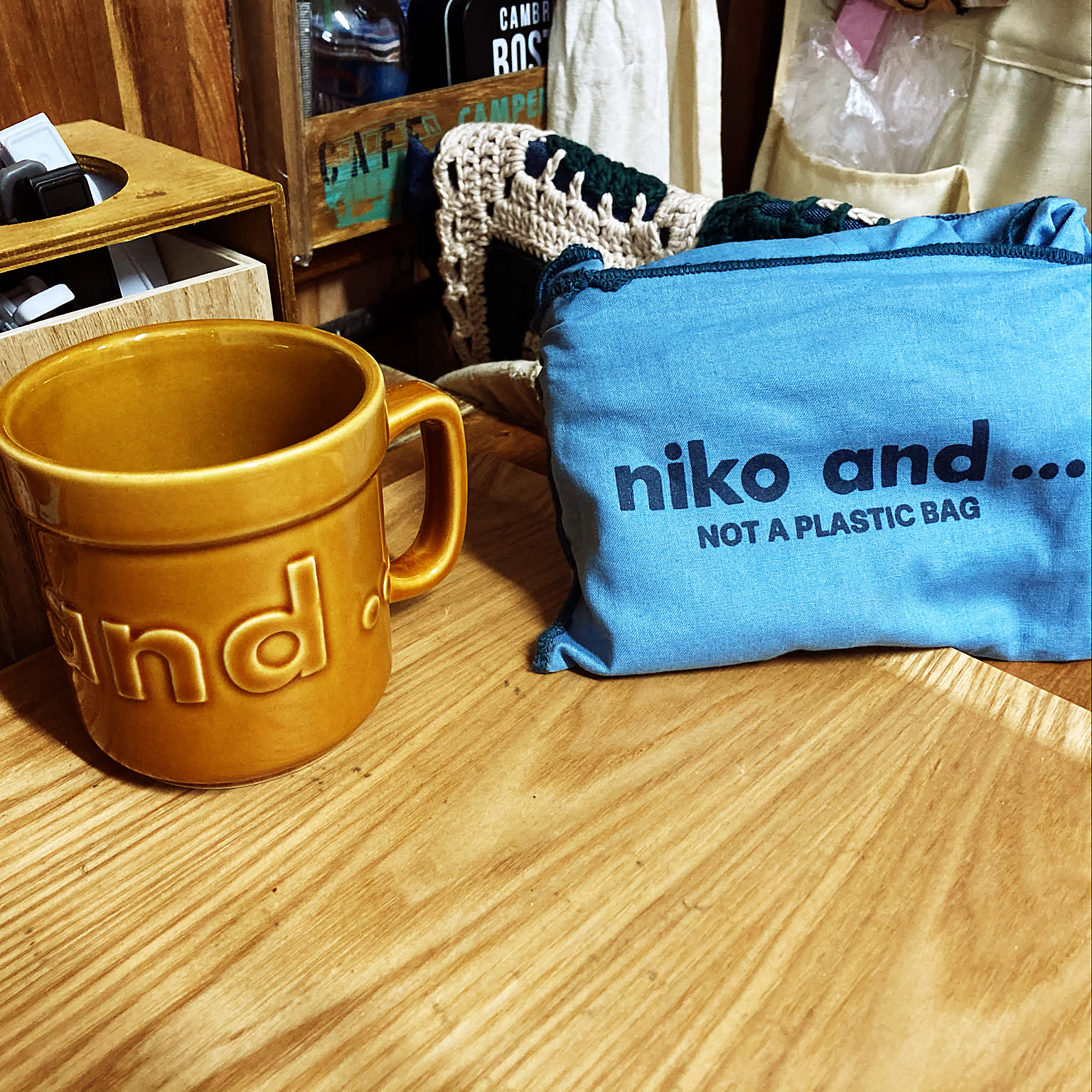 サイドテーブルワゴンDIYのインテリア・手作りの実例 ｜ RoomClip