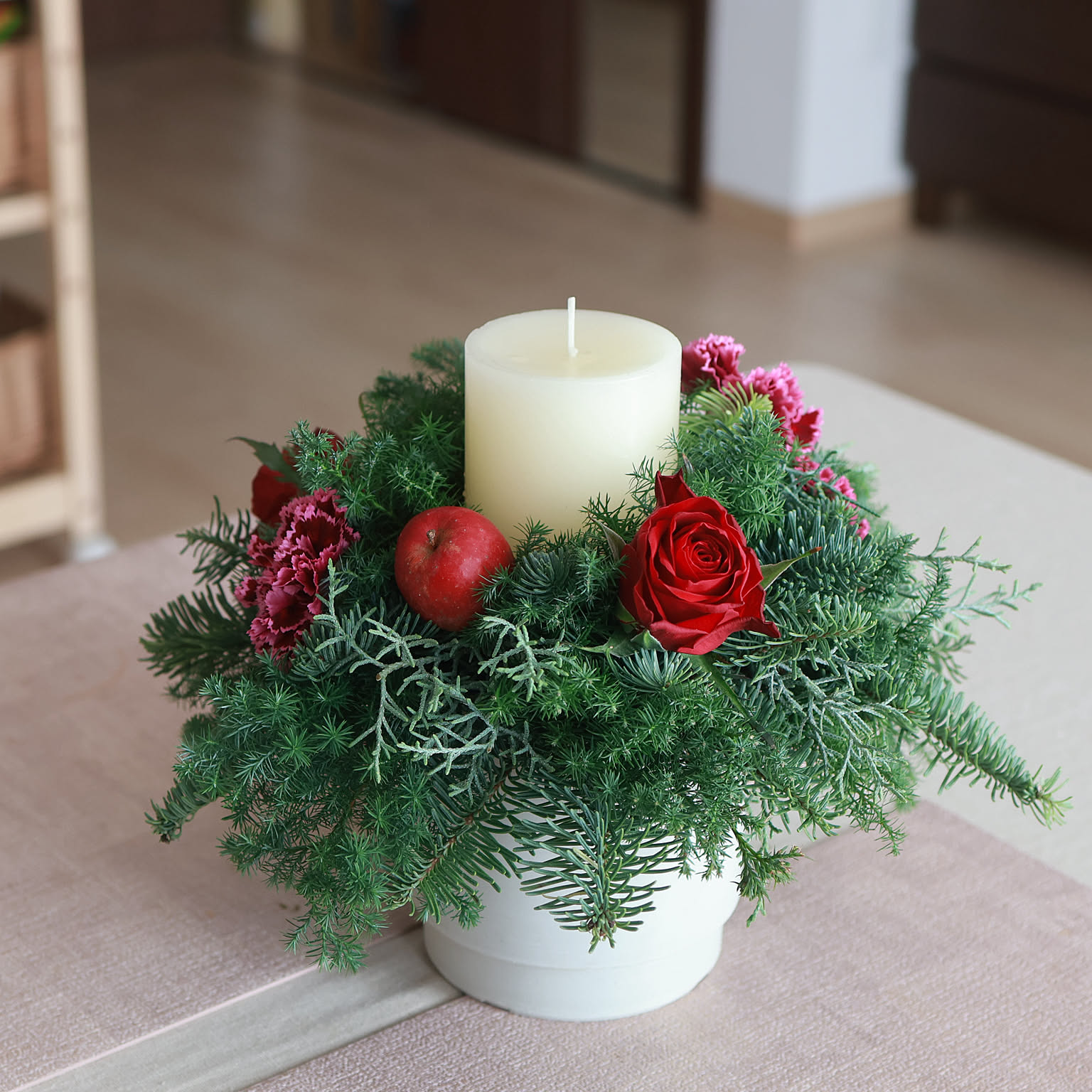 クリスマスアレンジ〇〇様オーダー品　ドライ花アレンジメント ホワイト・赤（蘭華） クリスマスアレンジ〇〇様オーダー品 ドライ花アレンジメント ホワイト