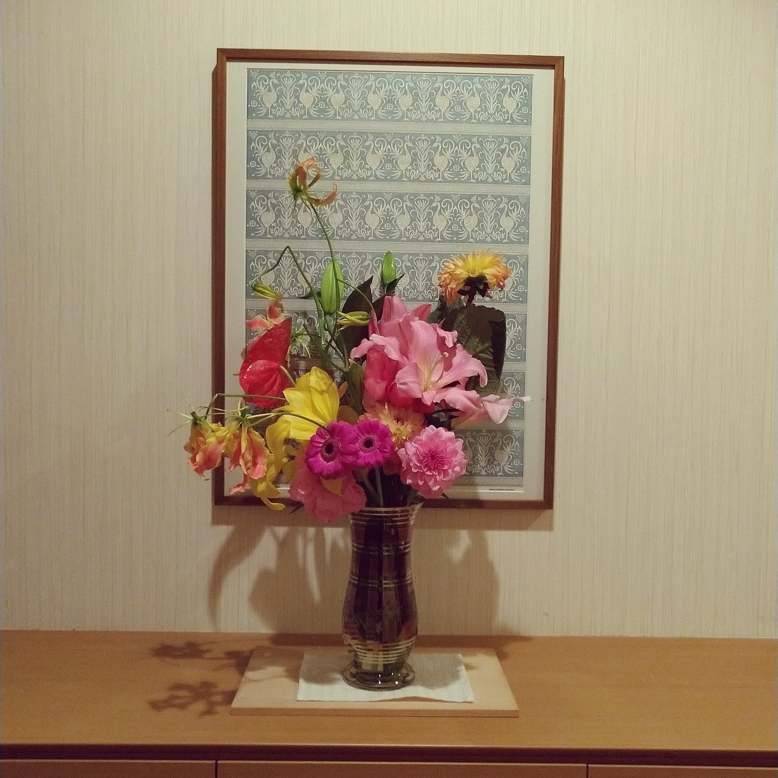 ボヘミアンガラスの花瓶のおすすめ商品とおしゃれな実例