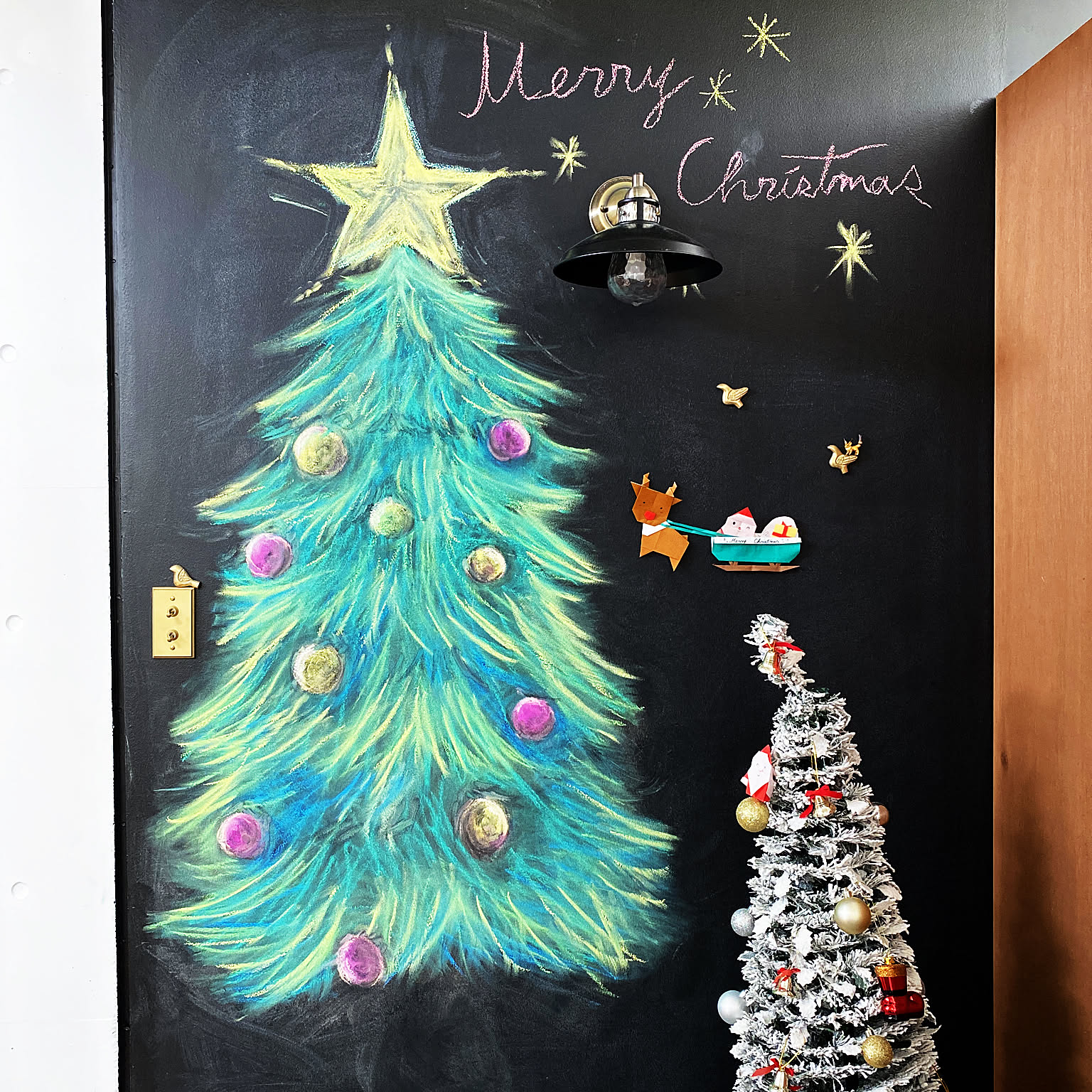 黒板アート　クリスマスツリー（アメリカンフラワーアレンジ　，ツリーリース） 黒板アート クリスマスツリー（アメリカンフラワーアレンジ