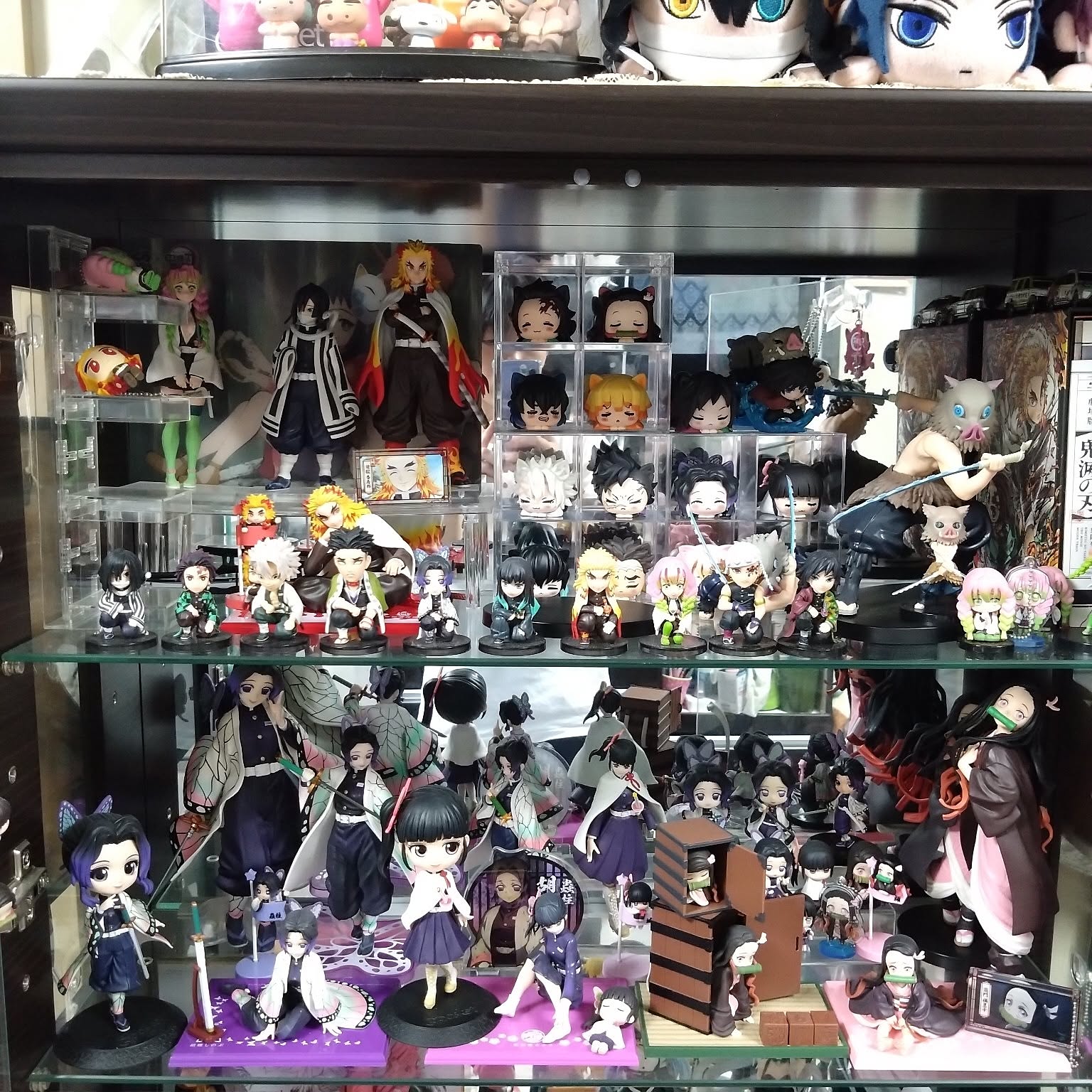 ダイソー フィギュア棚の商品を使ったおしゃれなインテリア実例