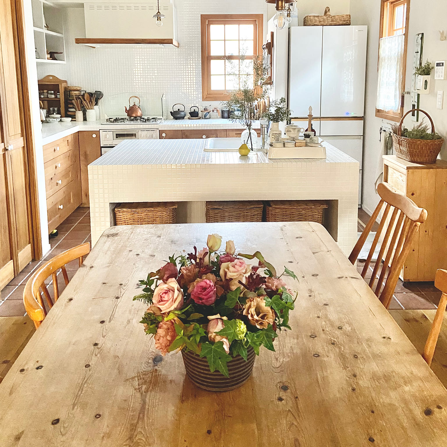 ダイニングテーブル アイランドキッチンのおすすめ商品とおしゃれな