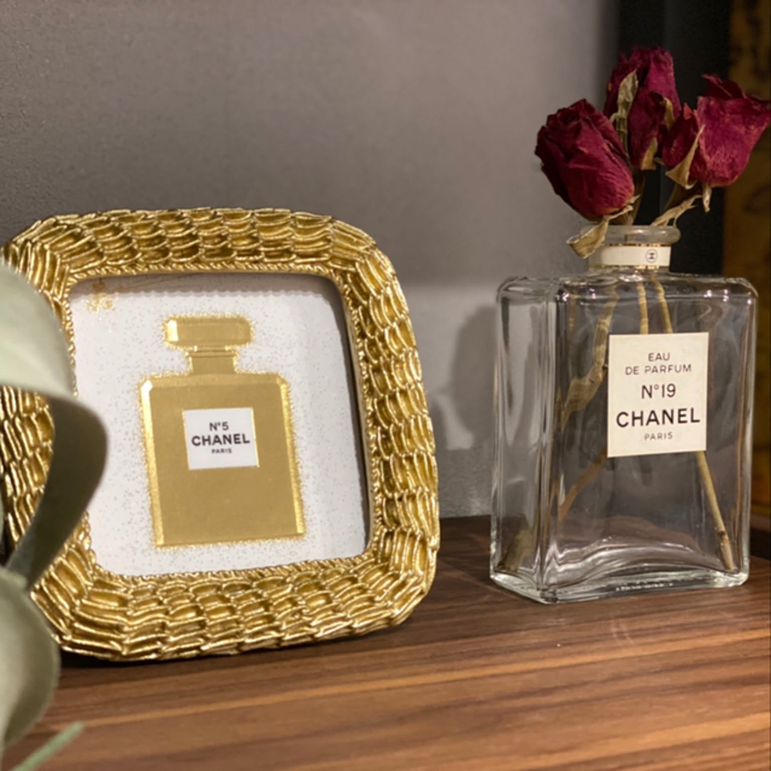 香水瓶 CHANELのおしゃれなアレンジ・飾り方のインテリア実例