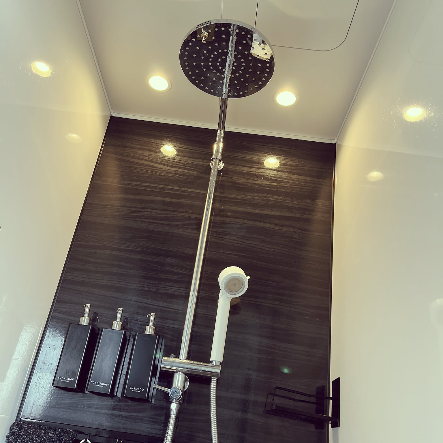 ルーフドレン | カネソウ株式会社 建設用金属製品の総合メーカー シャワーフロアドレイン、ステンレススチール素材で詰まりを防ぎます キッチンの床の排水溝 ガレージの地下室に使いやすい