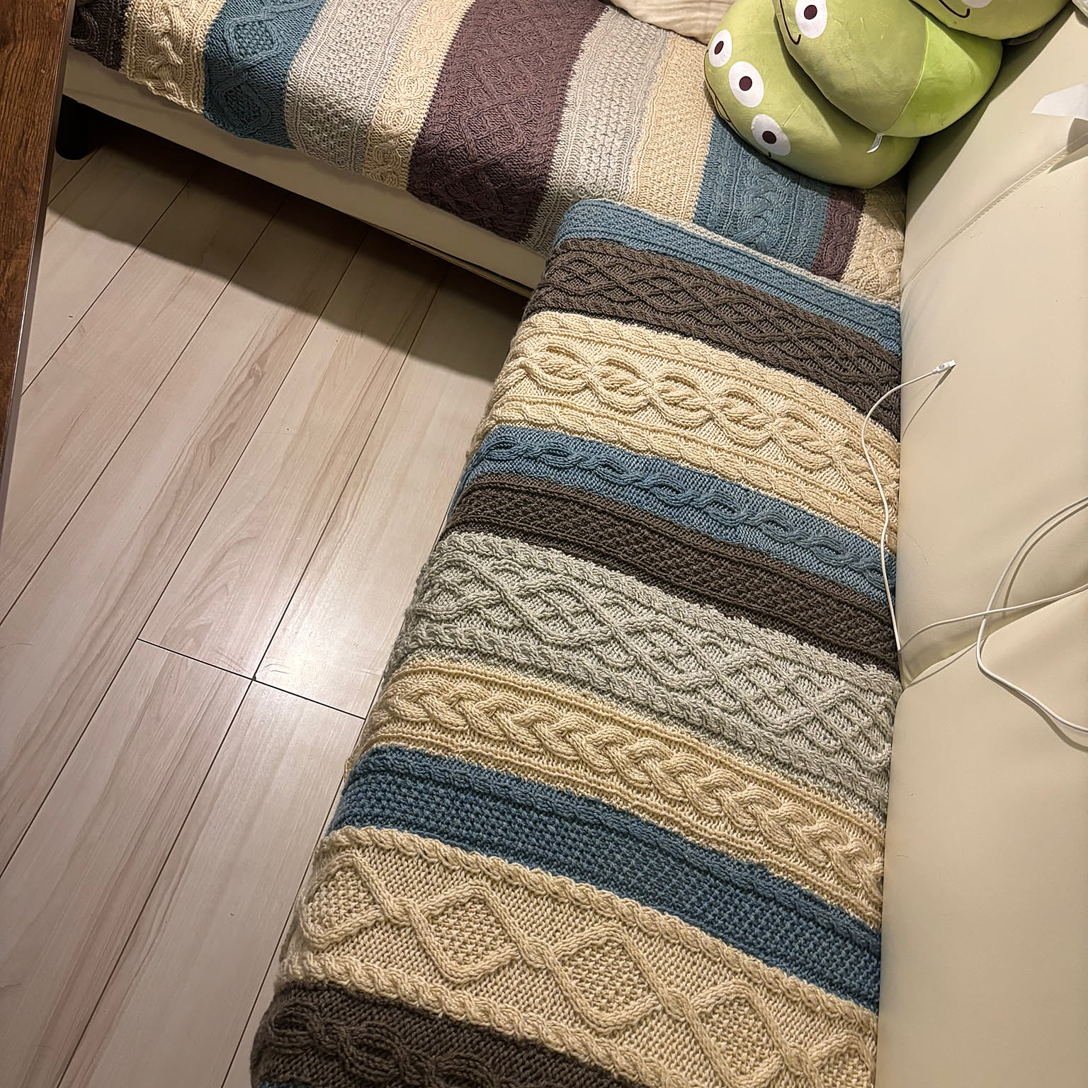 手編みのソファーカバーのおすすめ商品とおしゃれな実例 ｜ RoomClip