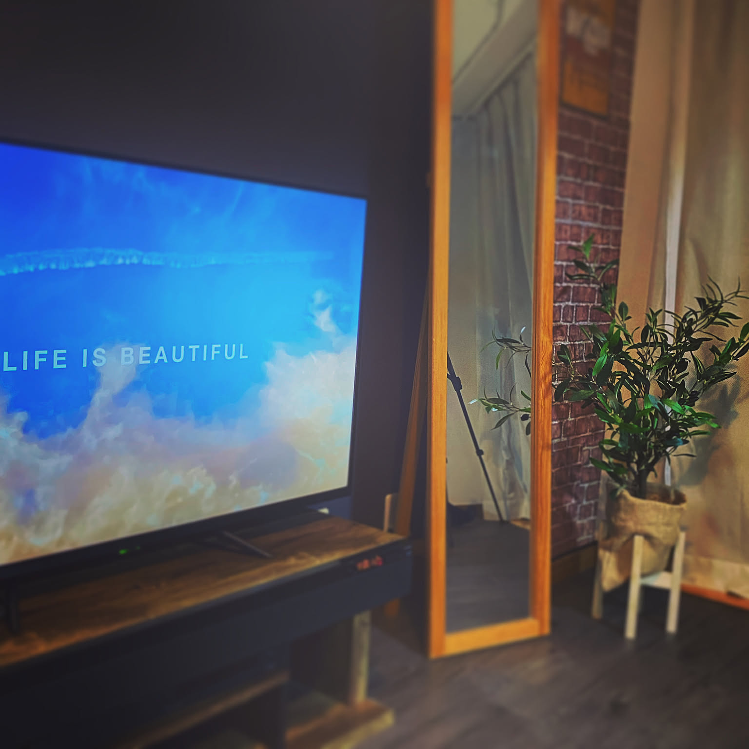 スピーカー付きテレビ台のおすすめ商品とおしゃれな実例 スピーカー付きテレビ台のおすすめ商品とおしゃれな実例