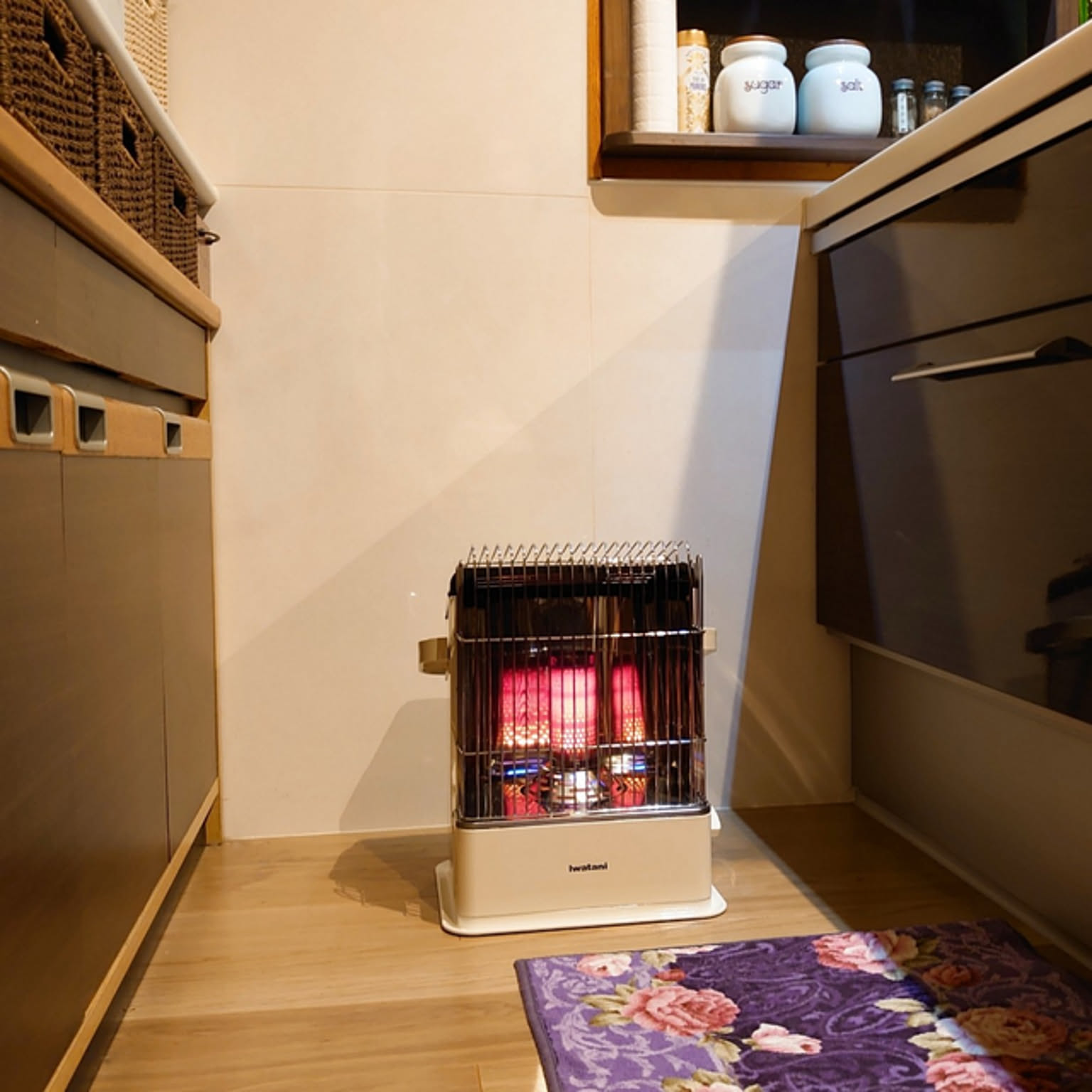 昭和レトロ ガスストーブのおしゃれなインテリア・部屋・家具の 昭和レトロ ガスストーブのおしゃれなインテリア・部屋・家具の