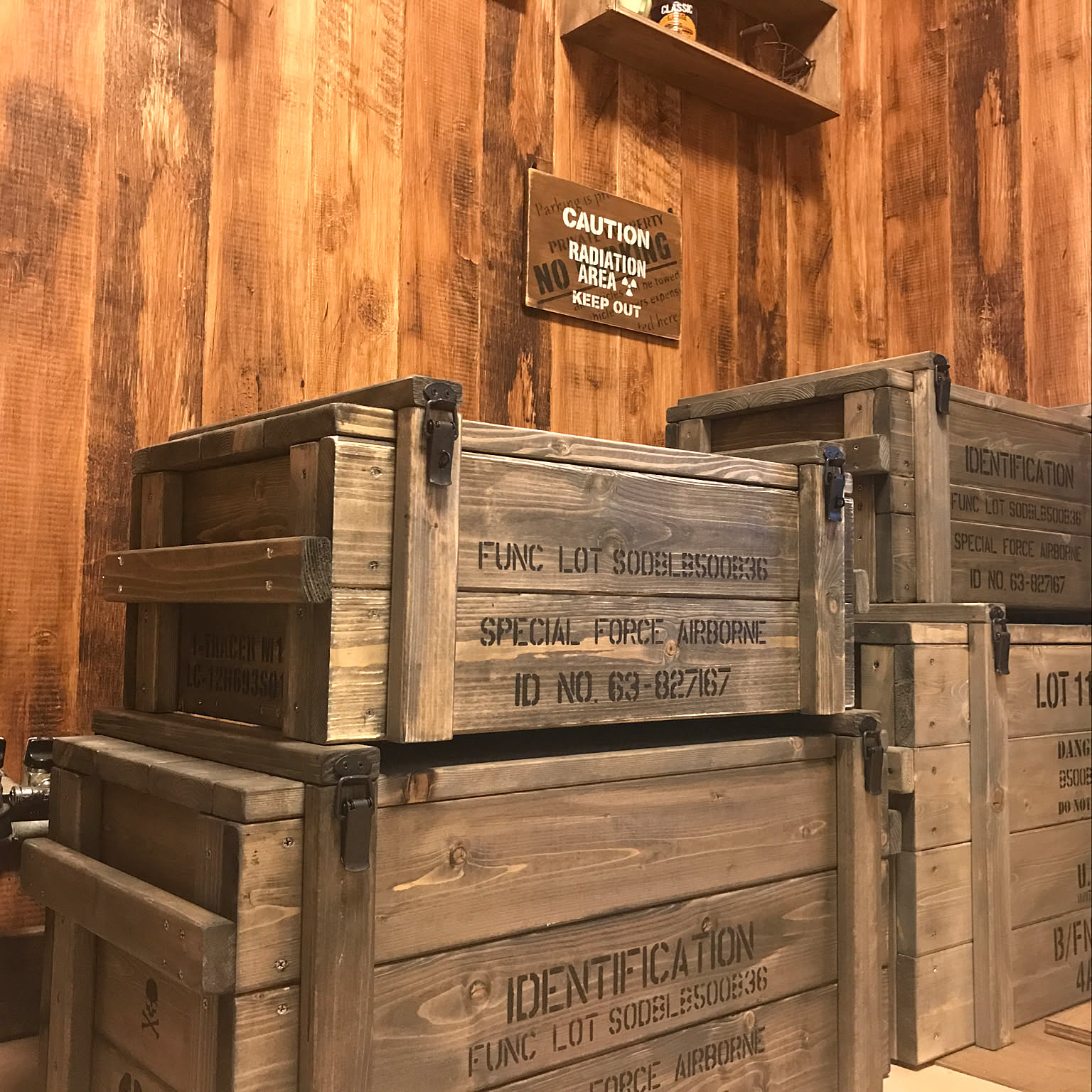 ミリタリー 弾薬箱のおしゃれなインテリア・部屋・家具の実例