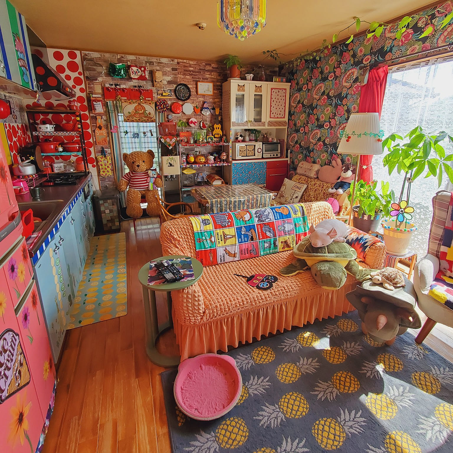 映えるカラフルインテリア ヨーロッパや韓国のカラフルな家具が主役！唯一無二の個性派インテリア