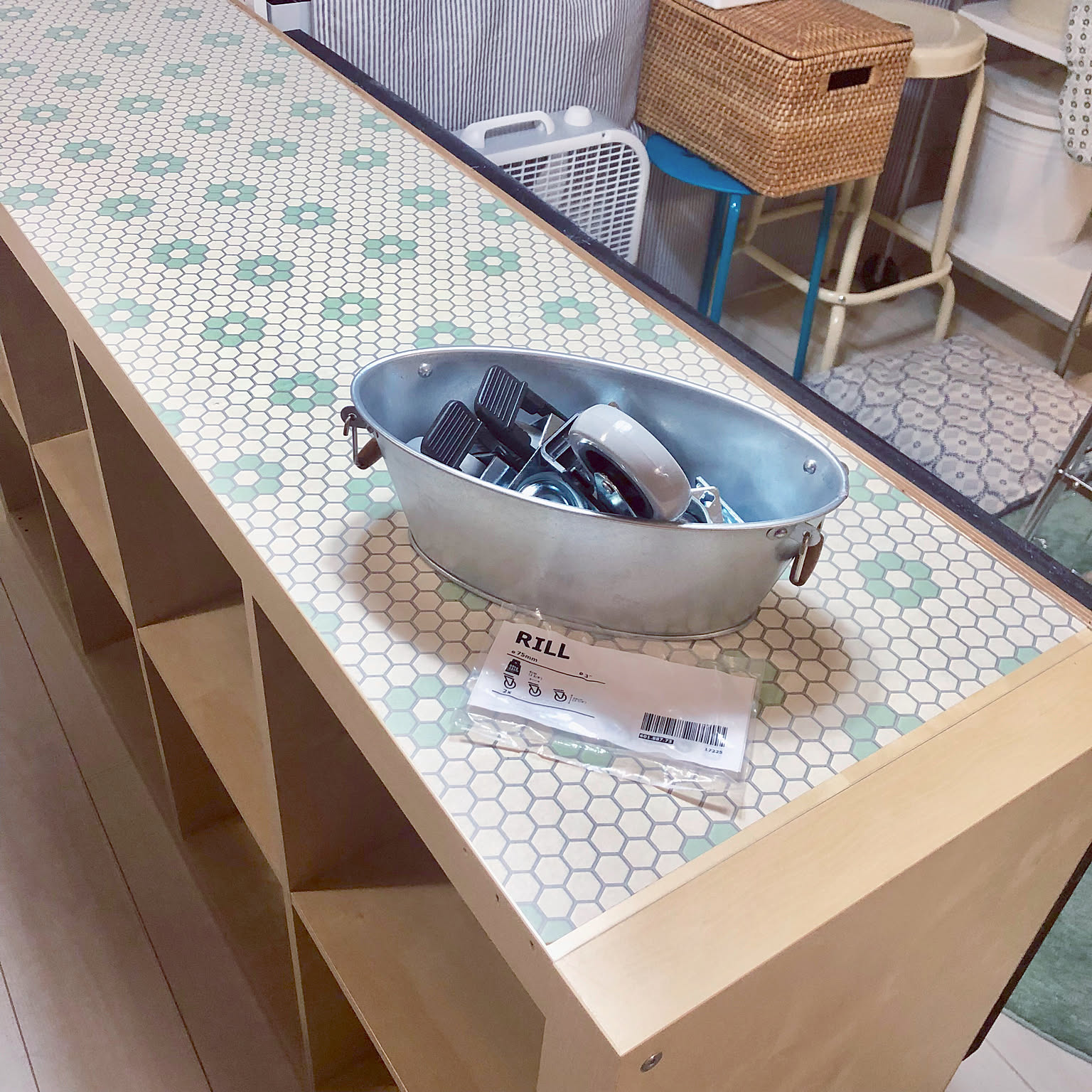 キャスター付けました/キャスター/カラックス/棚/IKEAの棚などの