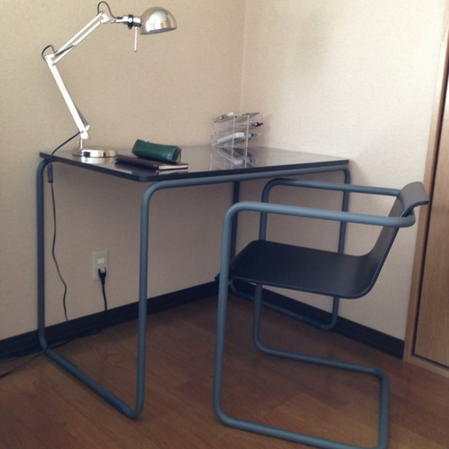 【kei 911t】Muji トーネット(Thonet)テーブル＋椅子1脚 ffe383e40adac35a30151e08334dec