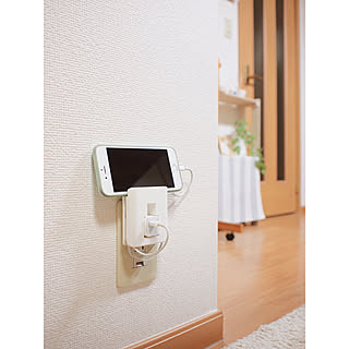 壁/天井/iPhone充電器/iphoneグッズ/充電器収納/セリア...などのインテリア実例 - 2018-04-24 00:35:19