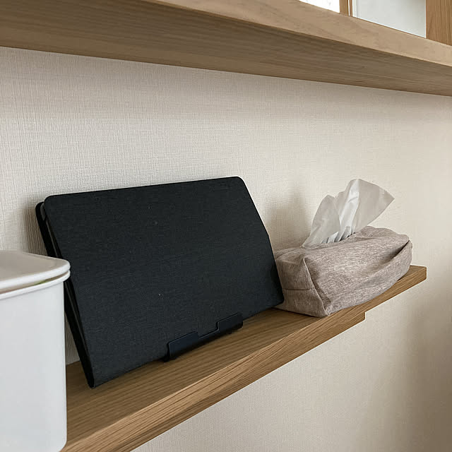 ティッシュ置き場/タブレット置き/壁に付けられる家具/無印良品/100均...などのインテリア実例 - 2022-02-22 09:36:38