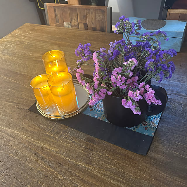 机/花のある暮らし/花びん/照明のインテリア実例 - 2026-03-06 18:15:33