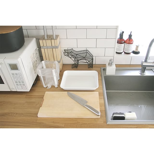 TOMの-【KEYUCA公式店】ケユカ Clef シンクポケット S[おしゃれ スポンジラック ステンレス シンプル キッチン用品 スポンジ置き オシャレ キッチン雑貨 キッチン収納 キッチン スポンジ シンク 置き場 洗剤 ホルダー ラック 吸盤 収納 流し台 台所 スポンジホルダー 水切り]の家具・インテリア写真
