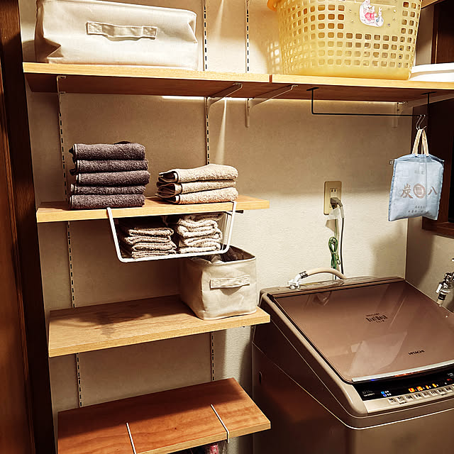 バス/トイレ/右下の棚板の下にはセリアのアイアンバー/壁面収納のインテリア実例 - 2026-04-03 21:31:40