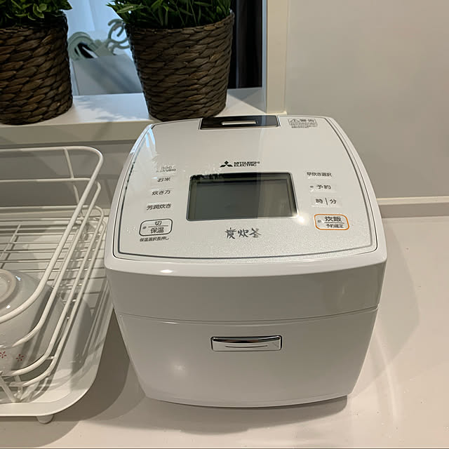 yori214の-三菱電機 炊飯器 IH 5.5合 NJ-VVB10-W 備長炭 炭炊釜の家具・インテリア写真