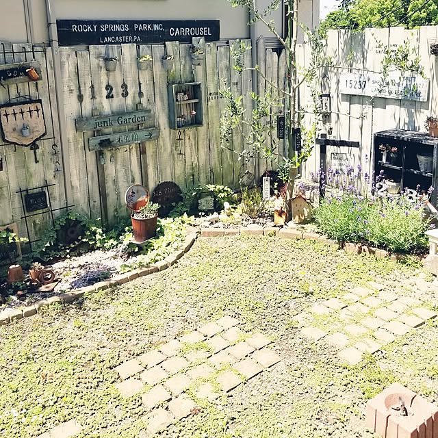 ジャンクガーデン 廃材のおしゃれなアレンジ・飾り方の ジャンクガーデン 廃材のおしゃれなアレンジ・飾り方の