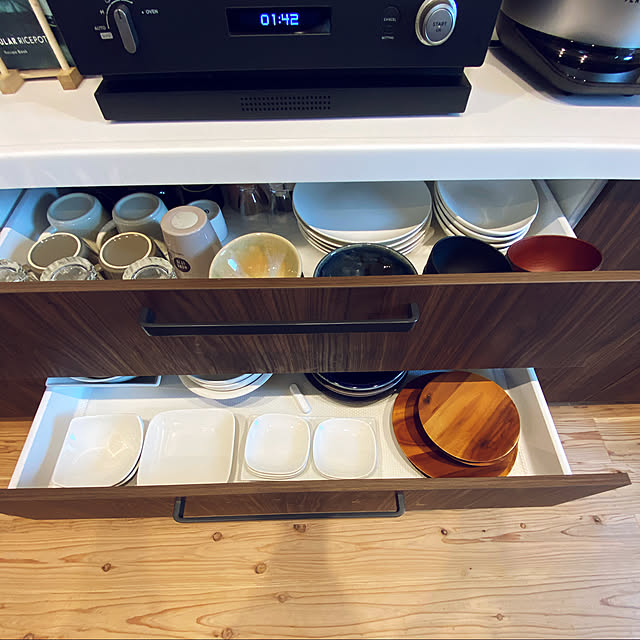 ayaの-バーミュキュラ VERMICULAR MINI ライスポット ミニ レシピブック付き 炊飯器 IH調理器 ポット（鋳物ホーロー鍋） ポットヒーター（IH調理器） セット 3合炊き RP19A シリーズ 通販 三合 炊き 正規品 2024の家具・インテリア写真
