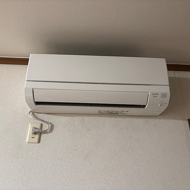 リビング/お手入れしやすいようなにってついてない/三菱霧ヶ峰2025年版/新しくなったエアコン/買ってよかったもののインテリア実例 - 2026-03-07 21:42:29