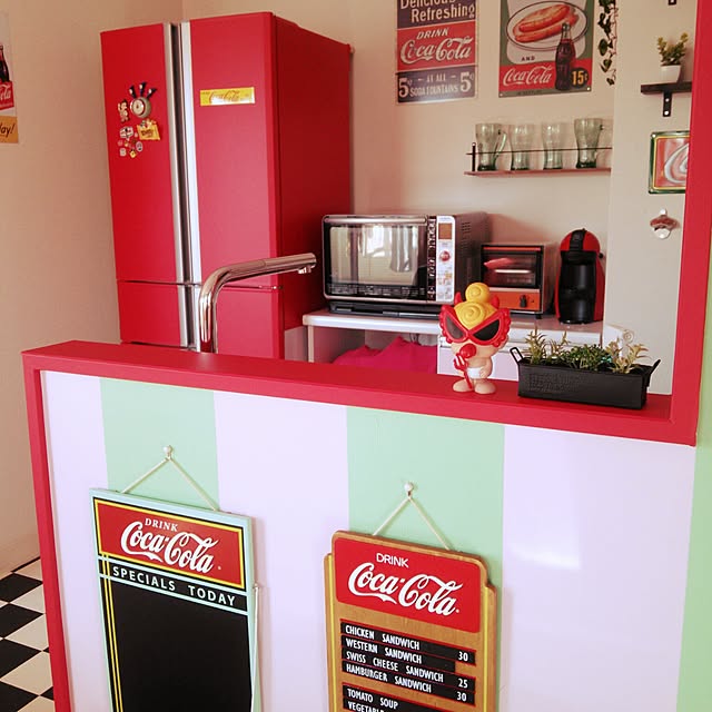 コカコーラ 冷蔵庫リメイクのおすすめ商品とおしゃれな実例 コカコーラ 冷蔵庫リメイクのおすすめ商品とおしゃれな実例