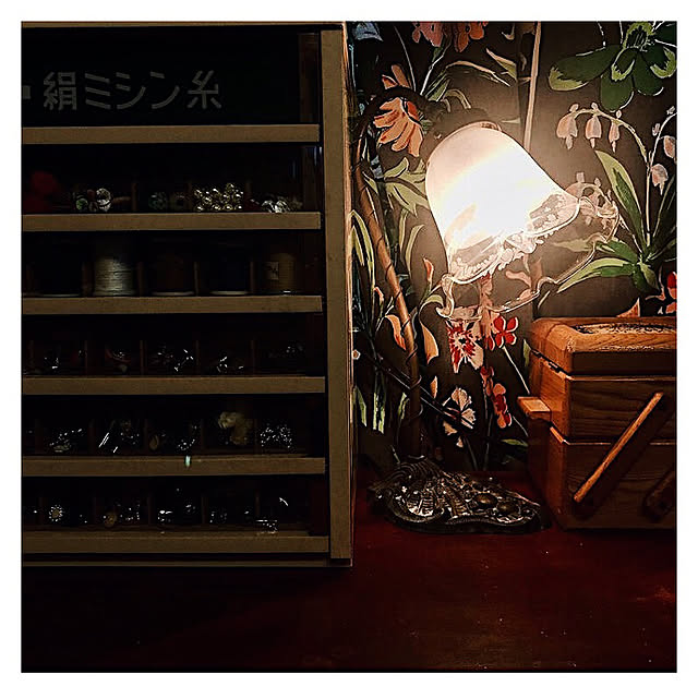 古道具/アンティーク家具/野暮ったい可愛さ/ヨーロッパの田舎の裏路地/机のインテリア実例 - 2021-06-12 20:56:16