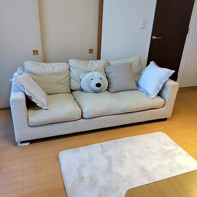 kaoriの-はっ水 低反発 厚手 ラグ カーペット 1.5畳 洗える 赤ちゃん マット リビング クッション ペット ラグマット ホットカーペット対応 子供部屋 グレー ベージュ ホワイト 無地 年中 新生活 こたつ敷 holidayplus ＜ホリデープラス/約130x190cm＞の家具・インテリア写真