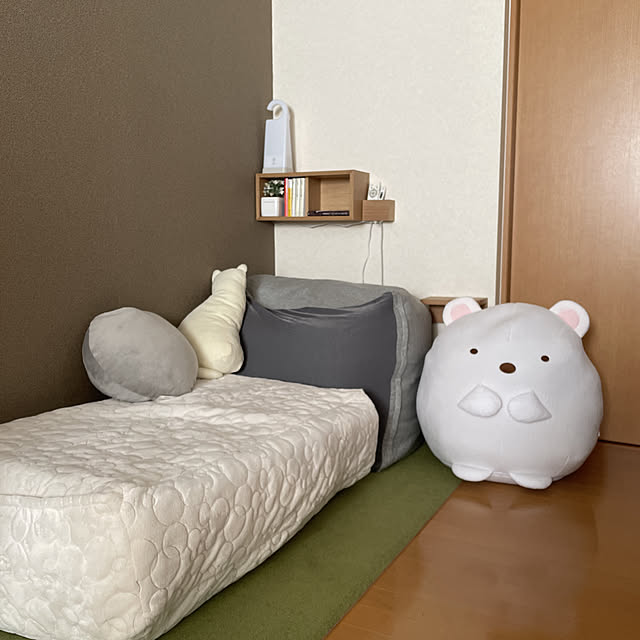 布団でなんちゃってソファー/布団収納袋/無印良品ライト/読書スペース/春の模様替え...などのインテリア実例 - 2022-04-16 09:38:58