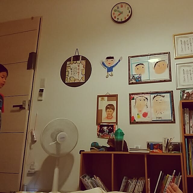 ベッド周り/木彫りの熊/絵本棚/キッチンDIY/絵...などのインテリア実例 - 2016-06-20 21:41:56