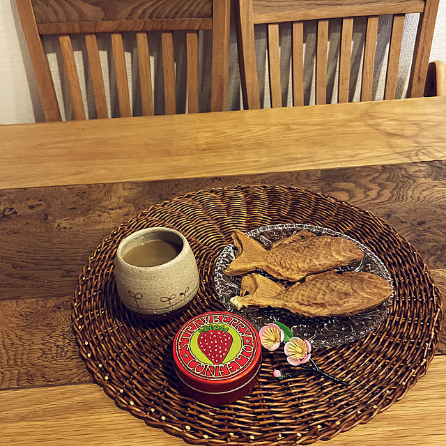 ほうじ茶ラテ+鯛焼き/ほうじ茶ラテ/いちごチョコの金平糖/たい焼き/サビサビ好き...などのインテリア実例 - 2023-03-04 17:44:56