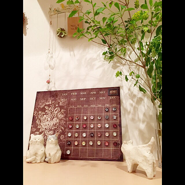 玄関/入り口/マグネット万年カレンダー/信楽焼の猫/ニトリの花瓶/ドウダンツツジのインテリア実例 - 2018-06-15 16:14:04