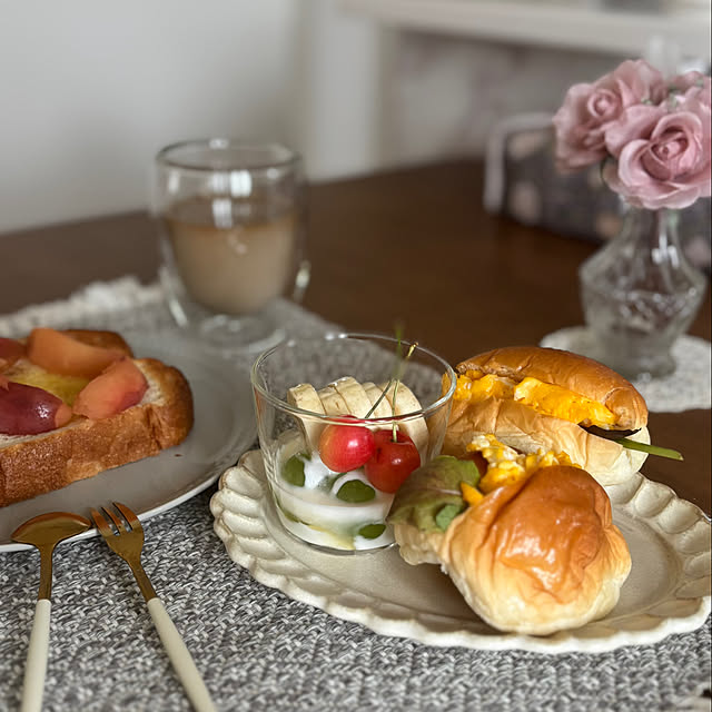 机/ゆっくり作る朝ごはん/りんごのコンポート/バターロール卵サンド/毎日くだもの...などのインテリア実例 - 2026-07-12 01:57:11