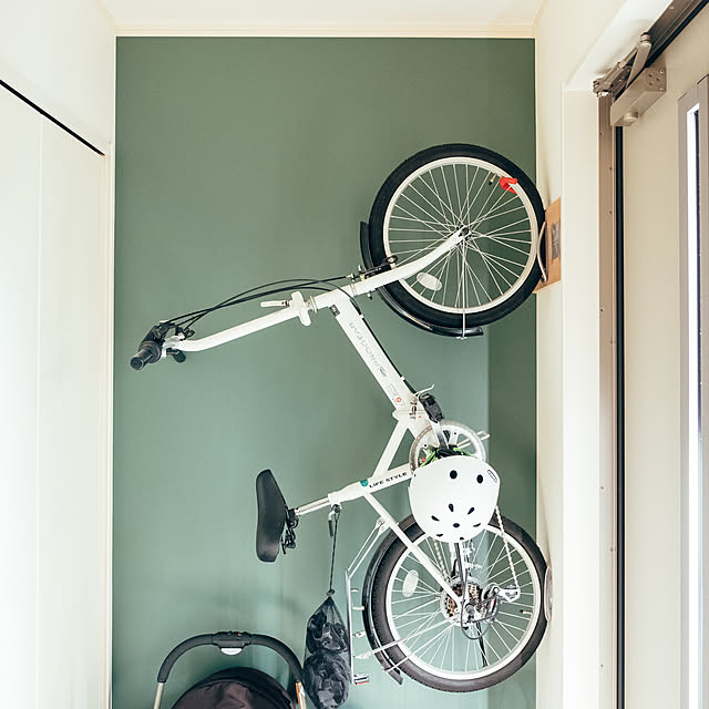 自転車 自転車壁掛けのおすすめ商品とおしゃれな実例