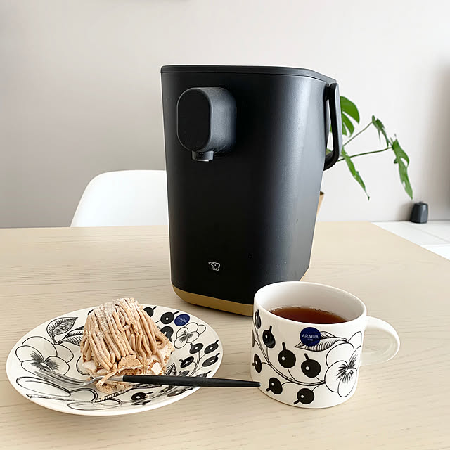 macaronの-象印 電気ポット 1.2L 保温 おしゃれ スタン ポット【出産祝い ギフト】【在庫あり】STAN. by zojirushi CP-CA12-WA ホワイトの家具・インテリア写真