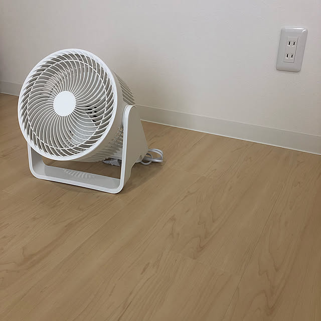 dacchanの-サーキュレーター 扇風機 静音 おしゃれ 卓上 小型 静 音 コンセント 送風機 ac シンプル 一人暮らし おしゃれ 部屋干し 省エネ 夏 洗面所 リビング ダイニング 台所 脱衣所 生活家電 エアコン 循環 boltz ボルツ テレワーク 在宅の家具・インテリア写真